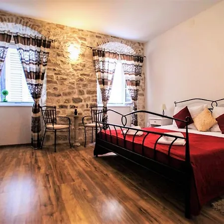 Grand Bedroom Aptm Palace Top Location Split Exterior photo