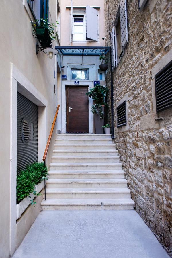 Peristil Aurea- Center * Split