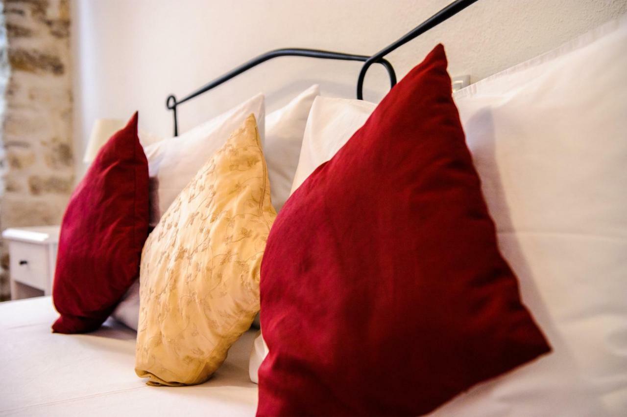 Apartma Grand Bedroom Aptm Palace Location *